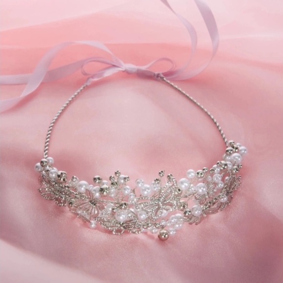 Wicked x Aldo Glinda’s dazzling tiara - Picture 2 of 4